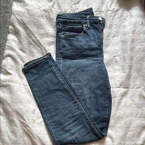 Good American Blue Skinny Jeans with Lived-In Look